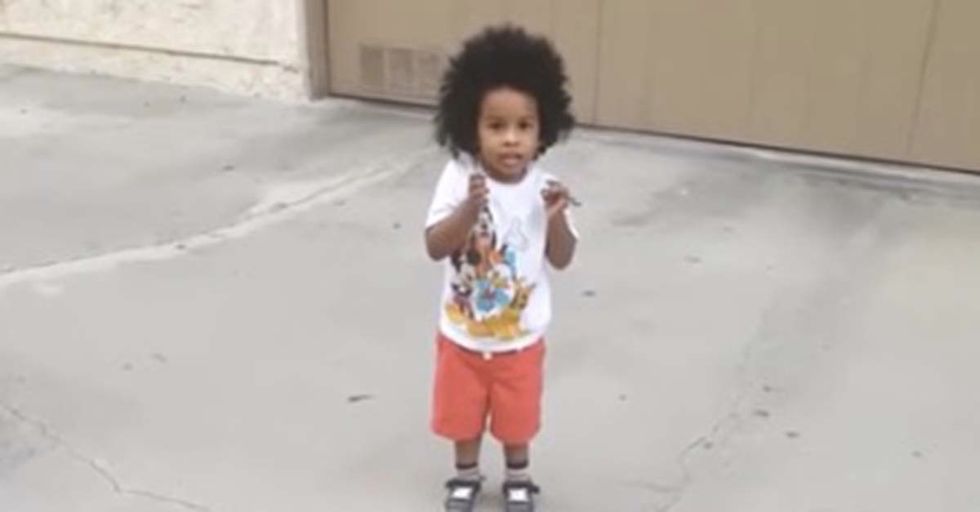 Dad’s Attempt To Play Catch With His Toddler Ends In The Cutest Failure Possible
