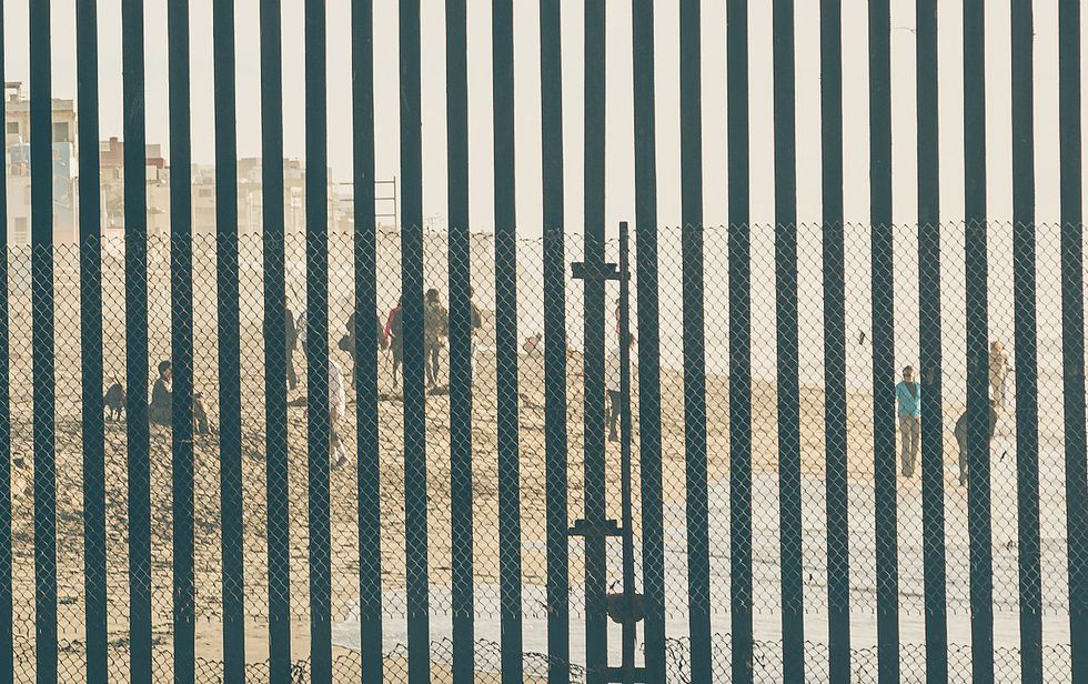 Border Wall Ideas los angeles 2022