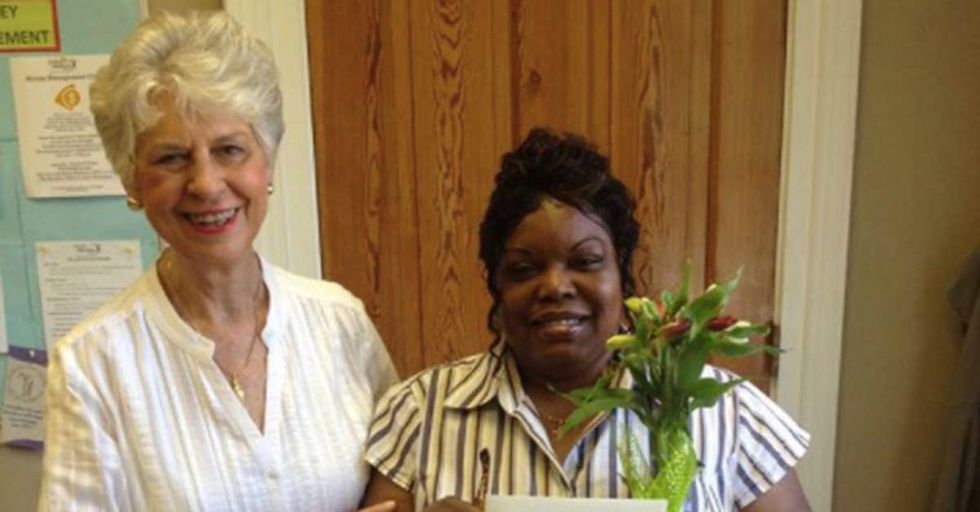 Strangers Have Started 'Adopting' Single Moms, Gifting Them Flowers For Mother’s Day