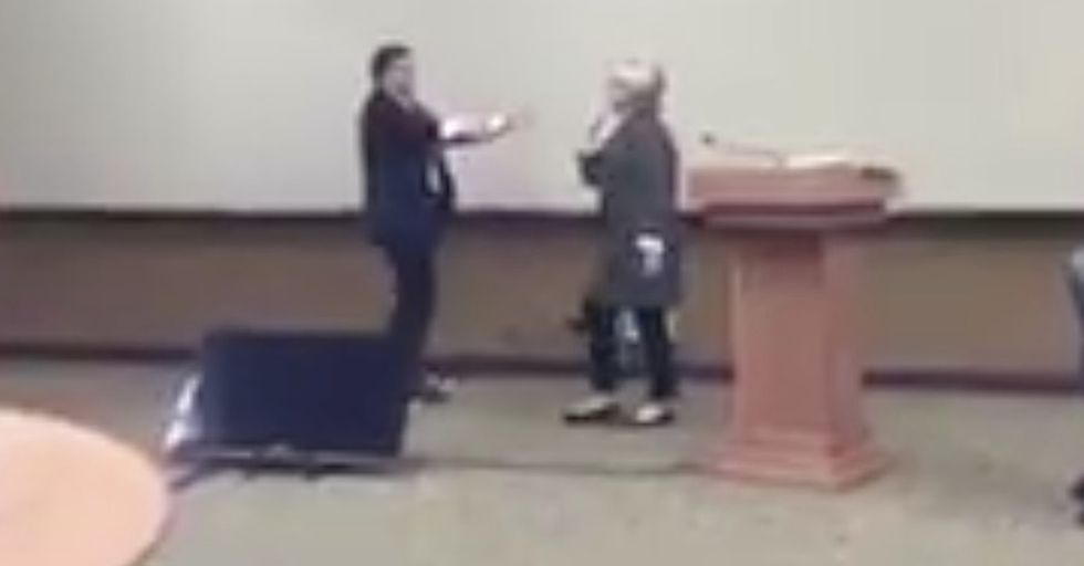 Here’s How Hilary Clinton Practiced Avoiding A Hug From Donald Trump During The Debates