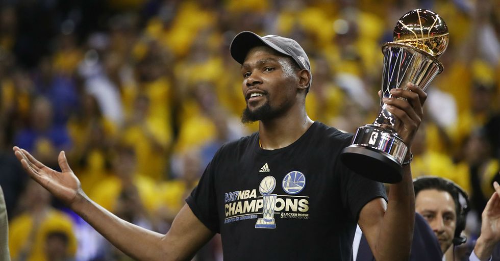 This Is What President Obama Texted Kevin Durant Following His First NBA Championship