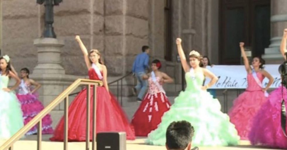 Teenage Girls Staged A Gorgeous Quinceañera Event To Fight For Sanctuary Cities