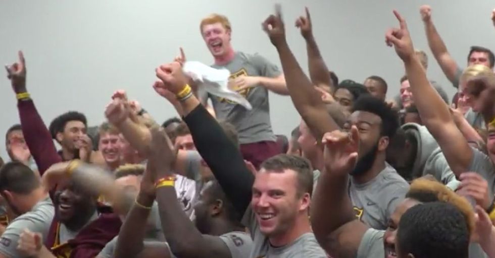Children’s Hospital Patient Uses T-Shirt Cannon To Surprise College Football Player With Scholarship