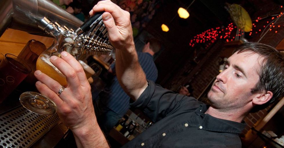 Why Craft Beer Shouldn’t Be Served In A Frosted Glass