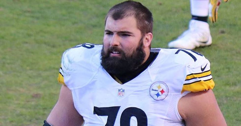 Steelers’ Offensive Lineman Apologizes For Standing Alone During The National Anthem