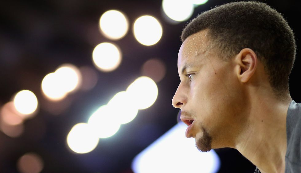 Steph Curry Consoles Devin Harris’ Grieving Nephew Before Mavericks-Warriors Game