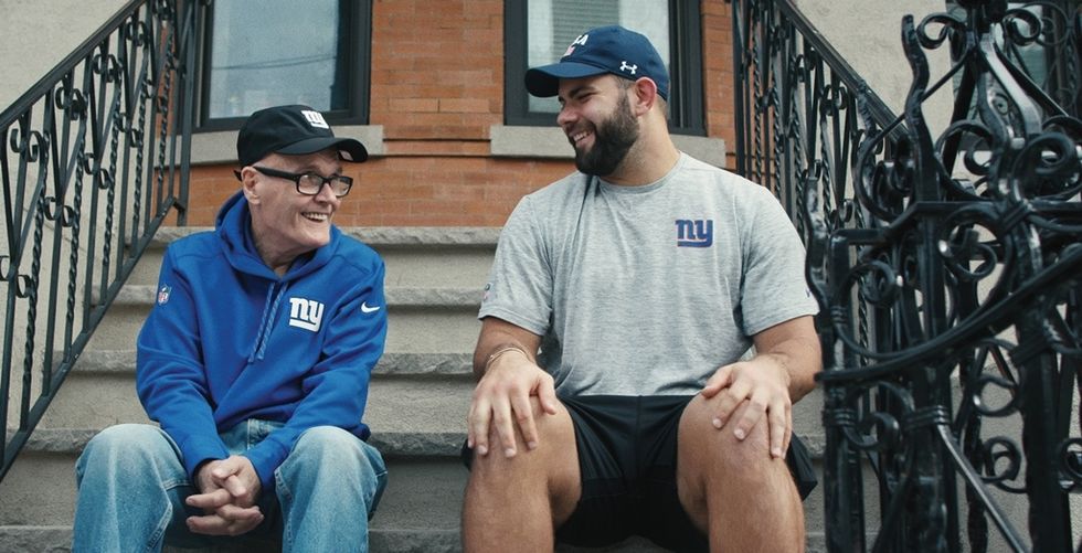 Watch: A New York Giants Player’s Heartwarming Friendship With His Next-Door Neighbor