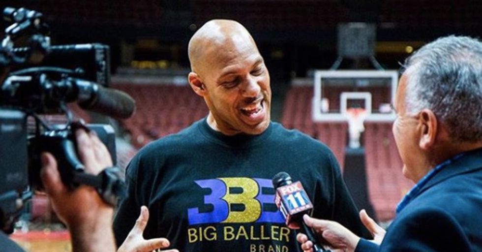 Taunting Or Apologizing? LaVar Ball Sent Donald Trump A Pair Of His Big Baller Sneakers.