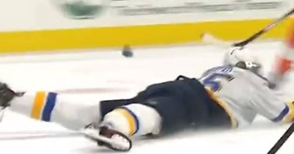 Claude Giroux Scores A Goal Off Blues Defenseman’s Butt