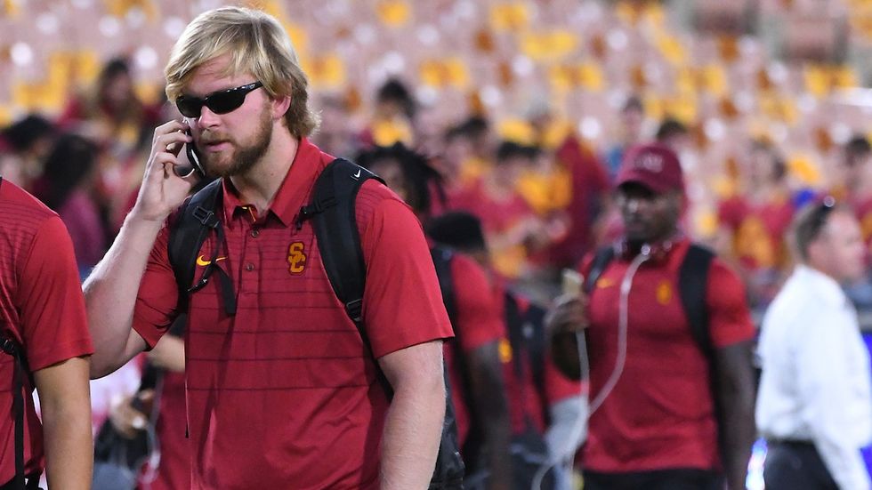 A Blind USC Football Player Has A Remarkable Way Of Finding Out Where His Teammates Are