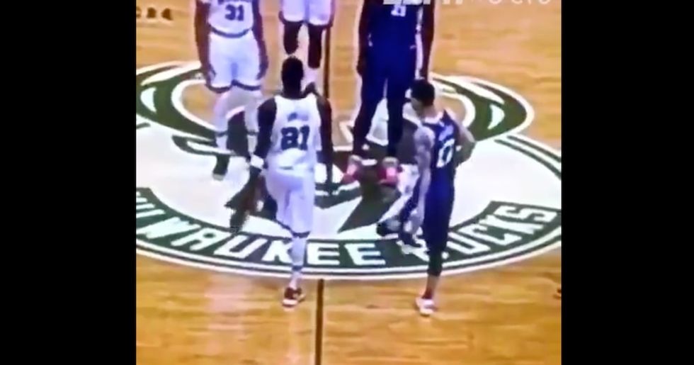 NBA Players Keep Synchronizing Perfectly With Each Other, And It's Mesmerizing