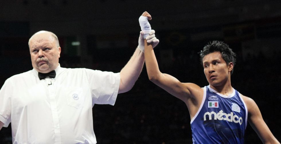 An American Boxer Wearing Anti-Immigrant Trunks Was Quickly Defeated By His Mexican Opponent