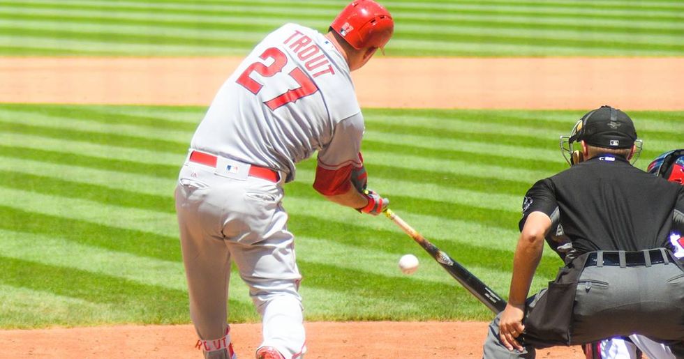 Mike Trout Apologizes To Umpire After BrokenBat Single GOOD