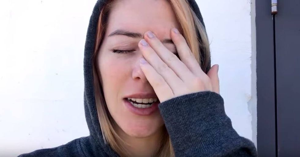 Kelsey Darragh Shares ‘15 Realistic Things You Can Do To Help Me Through A Panic Attack’