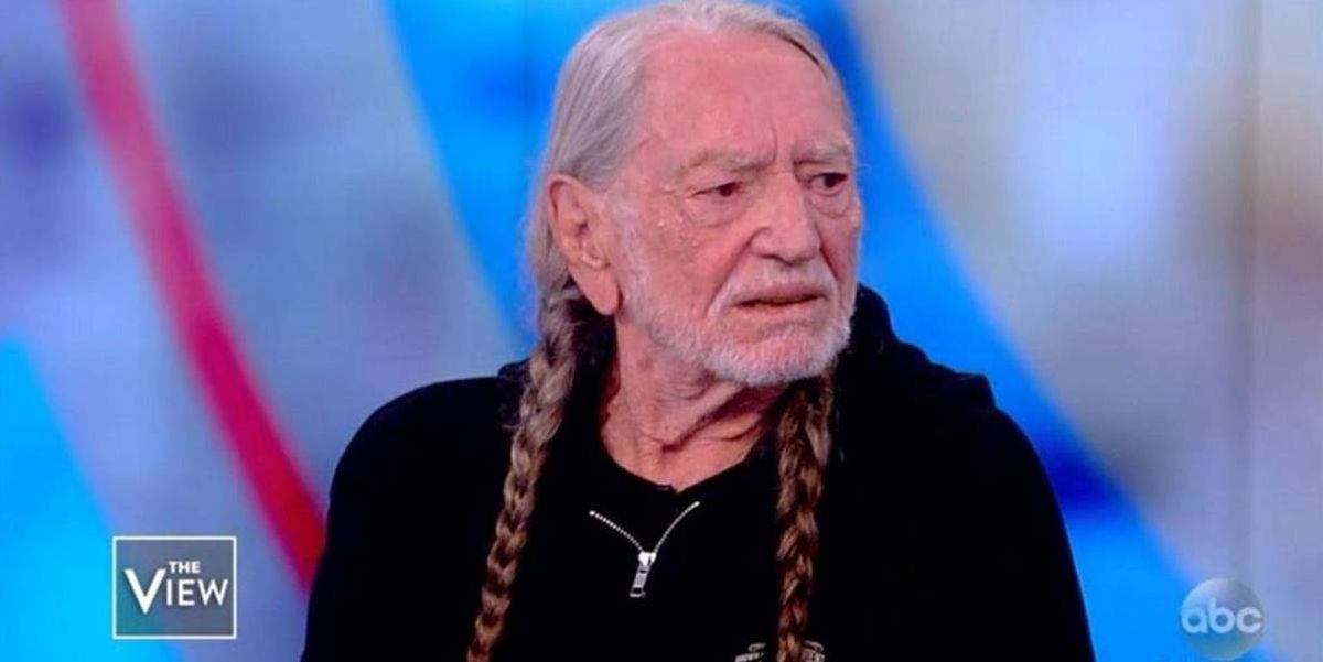 willie-nelson-has-three-words-for-country-fans-who-can-t-stand-that-he