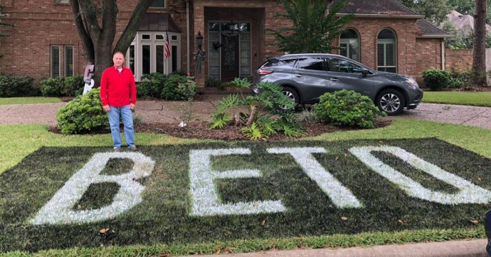 Texas family fights back against HOA that claims their ‘BETO’ sign violates community standards.