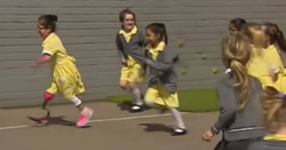 Seven-year-old girl shows off her new prosthetic leg for the first time and her friends' reaction is wonderful.