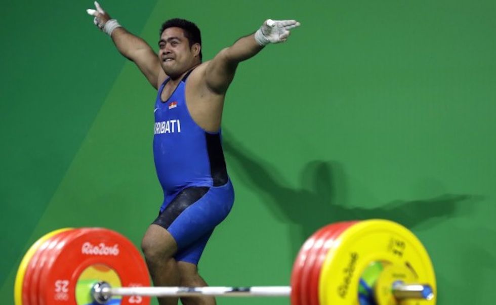 Weightlifter’s Bizarre Flailing About In Middle Of Competition Makes Wonderful Sense
