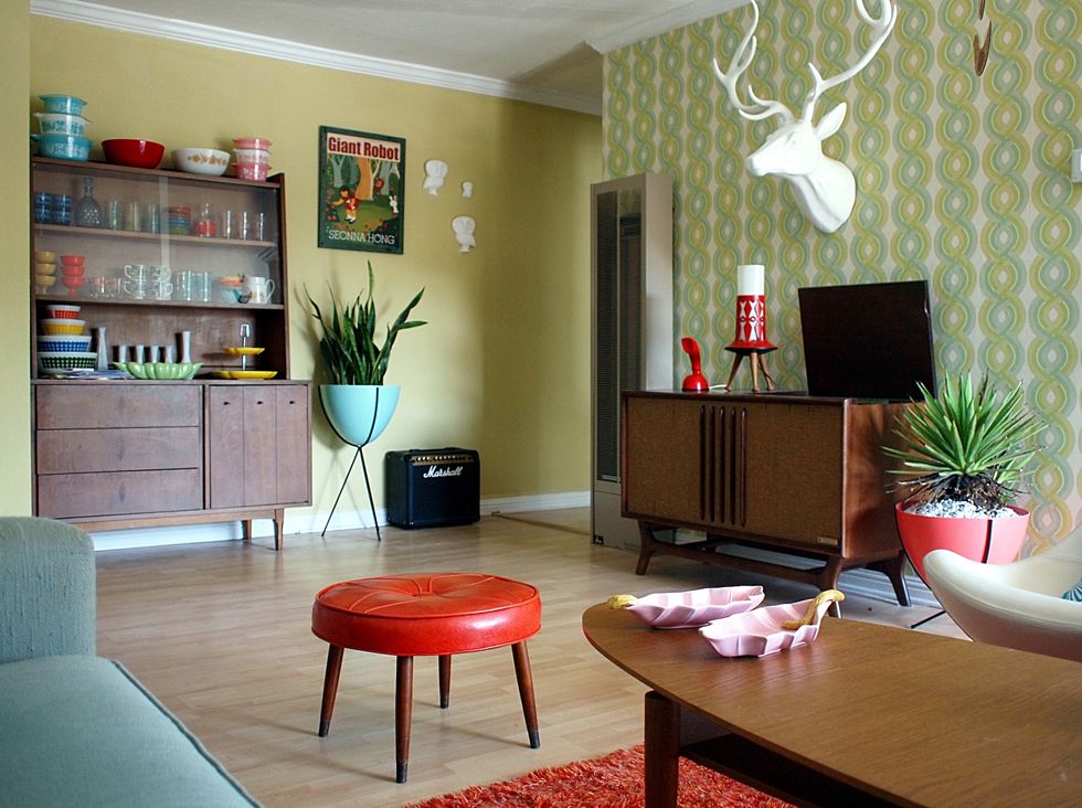 Turn Your Apartment Into An Apothecary With 7 Healing Houseplants