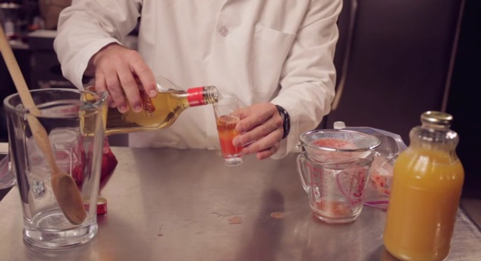 You Can Extract the DNA of a Strawberry by Making This Delicious Cocktail