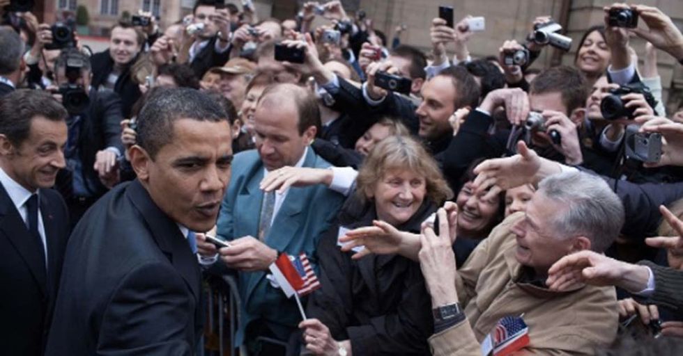 Former White House Photographer Is Inviting Comparisons By Posting Pics Of Obama’s First 100 Days In Office