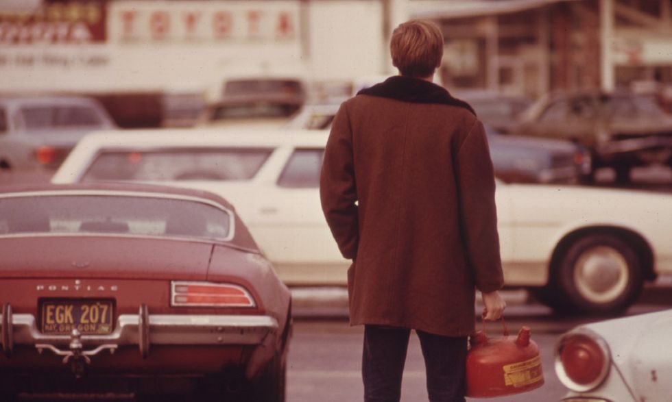 Here’s How Much Farther You Can Drive After That “Low Fuel” Light Comes On