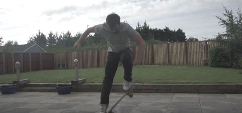 This Guy Teaches Himself to Kickflip in 5 Hours 47 Minutes