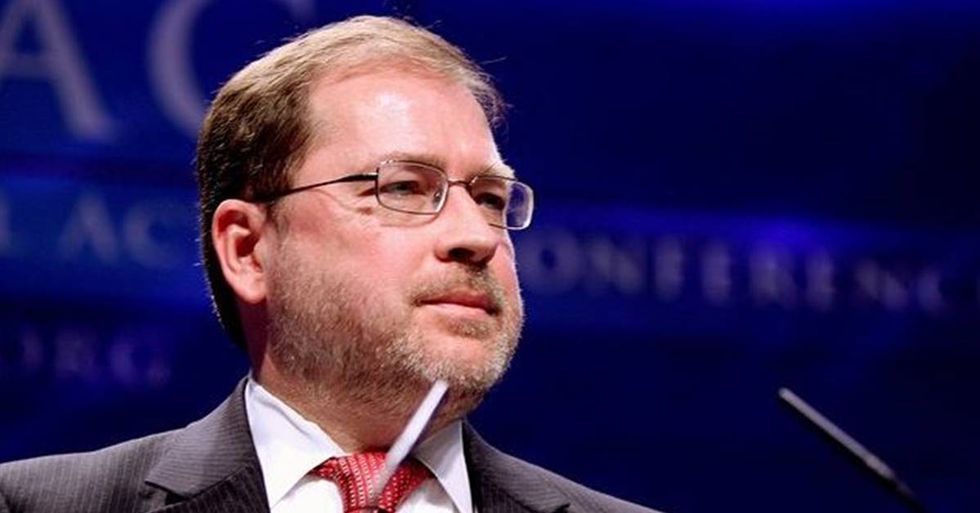 Anti-Tax Advocate Gets Schooled After Tweeting ‘How Republicans Are Born’