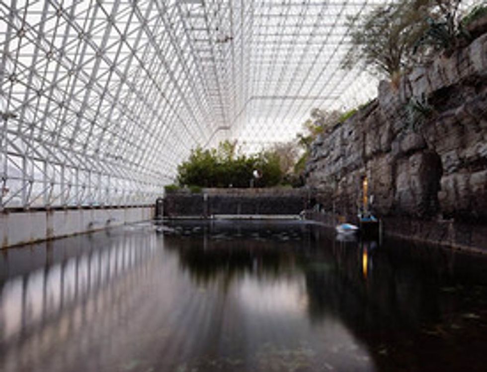 why did the biosphere 2 experiment failure