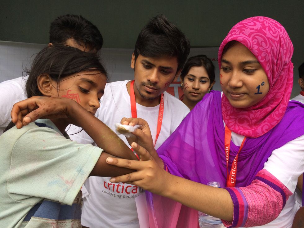 Turning Rubbernecking in Bangladesh into a Lifesaving Moment