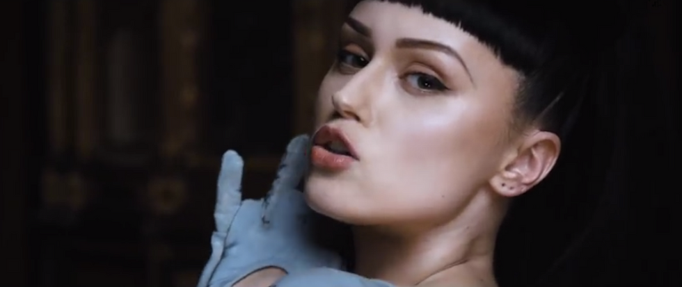 Bionic Beauty Viktoria Modesta Storms Onto the Pop Scene