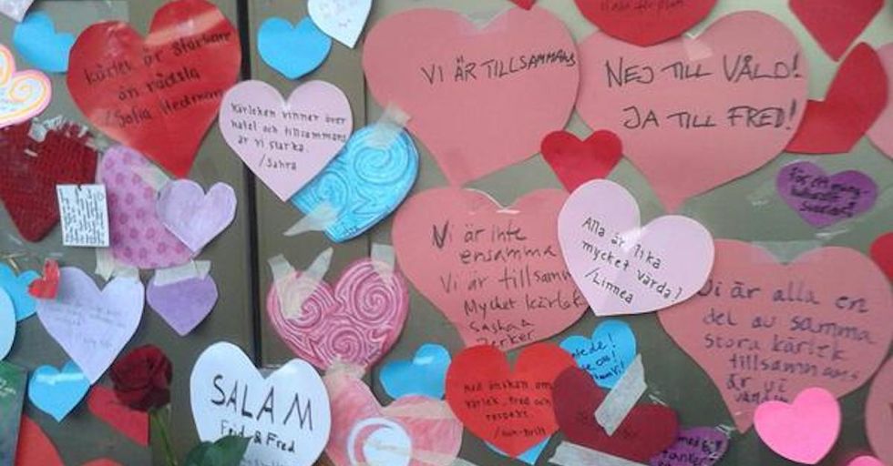 This Is What It Looks Like to Love-Bomb a Mosque