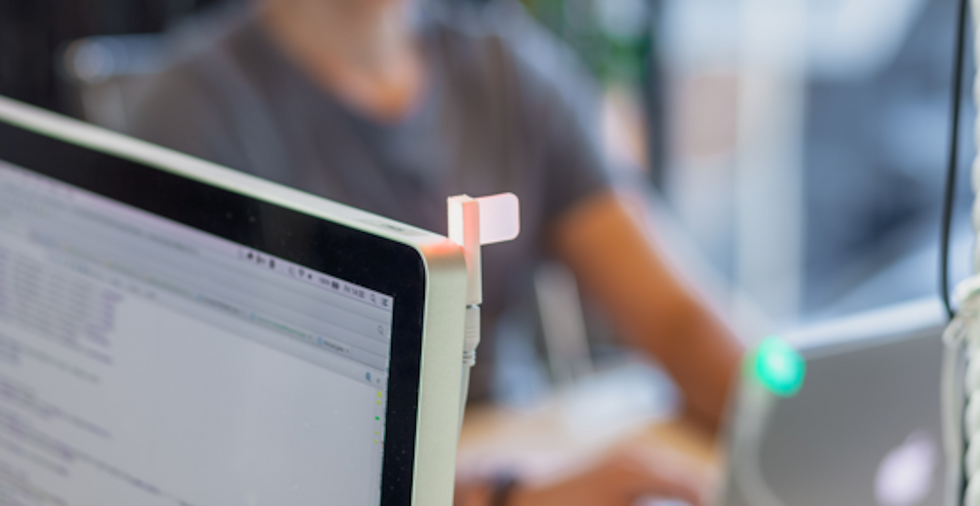 Is This Simple LED Light the Solution to Open Office Productivity?