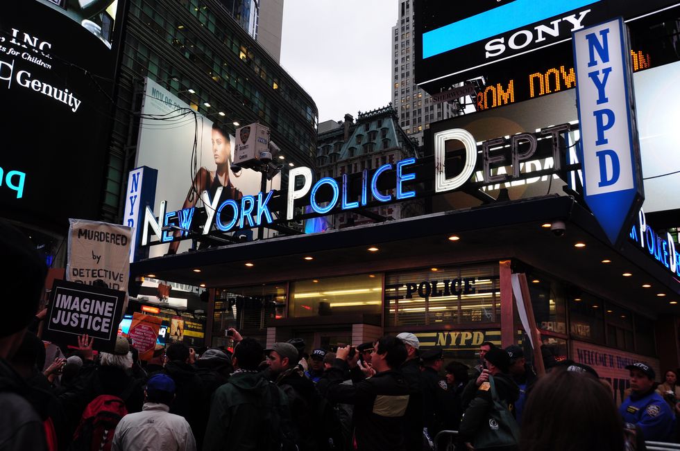 NYPD Permanently Assigns 350 Officers to Patrol the City with Machine Guns (UPDATED)