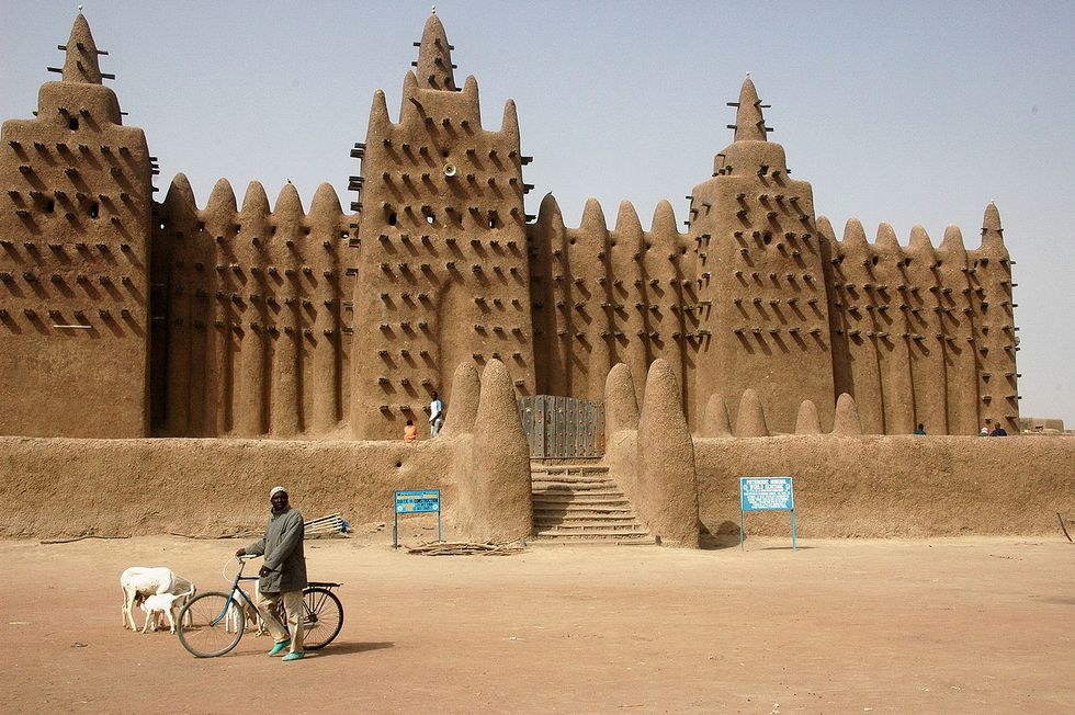 The Name of Sustainable Architecture’s Favorite New Material is M-U-D