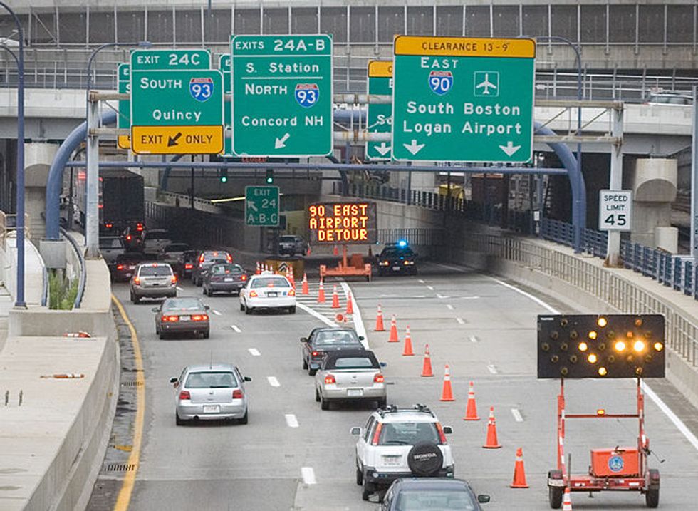Driving App Waze Helps Solve the Maze and Traffic of Boston’s Roads