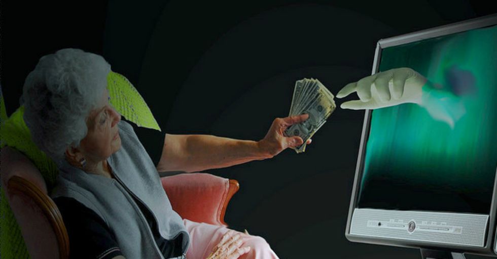 YouTuber Takes on Scammers Who Target the Elderly