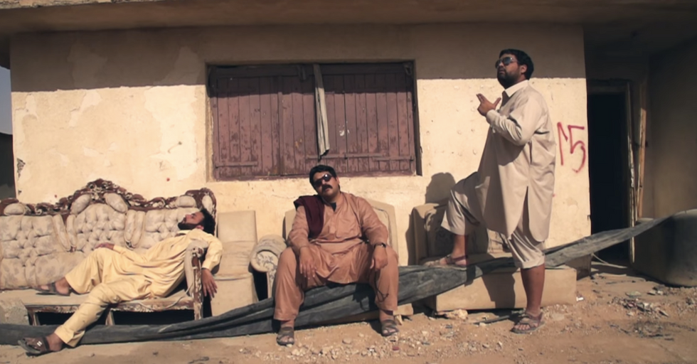 Saudi Comedians Rap About Migrant Rights