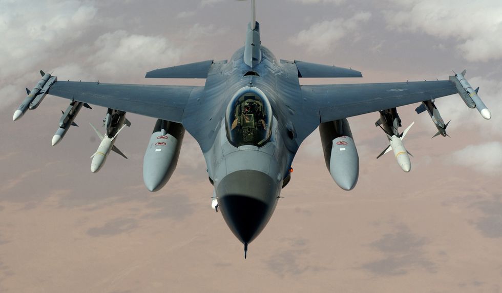 Paralyzed Woman Flies Fighter Jet Simulator With Her Mind
