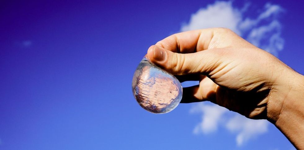 Edible Water Blobs Make For Eco-Friendly Hydration