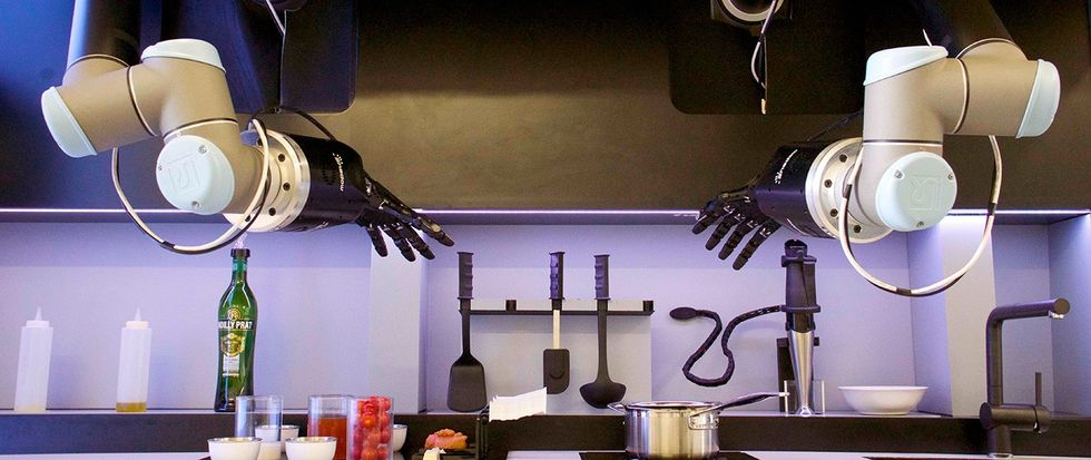 Robot Chef Makes Bisque Like a Pro