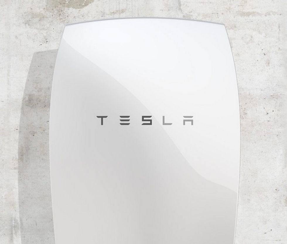 Tesla Unveils Revolutionary Solar Battery For Homes