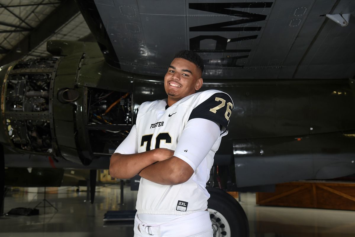VYPE U Names to Know: Clay's Top 5 2021 Offensive Linemen in Texas