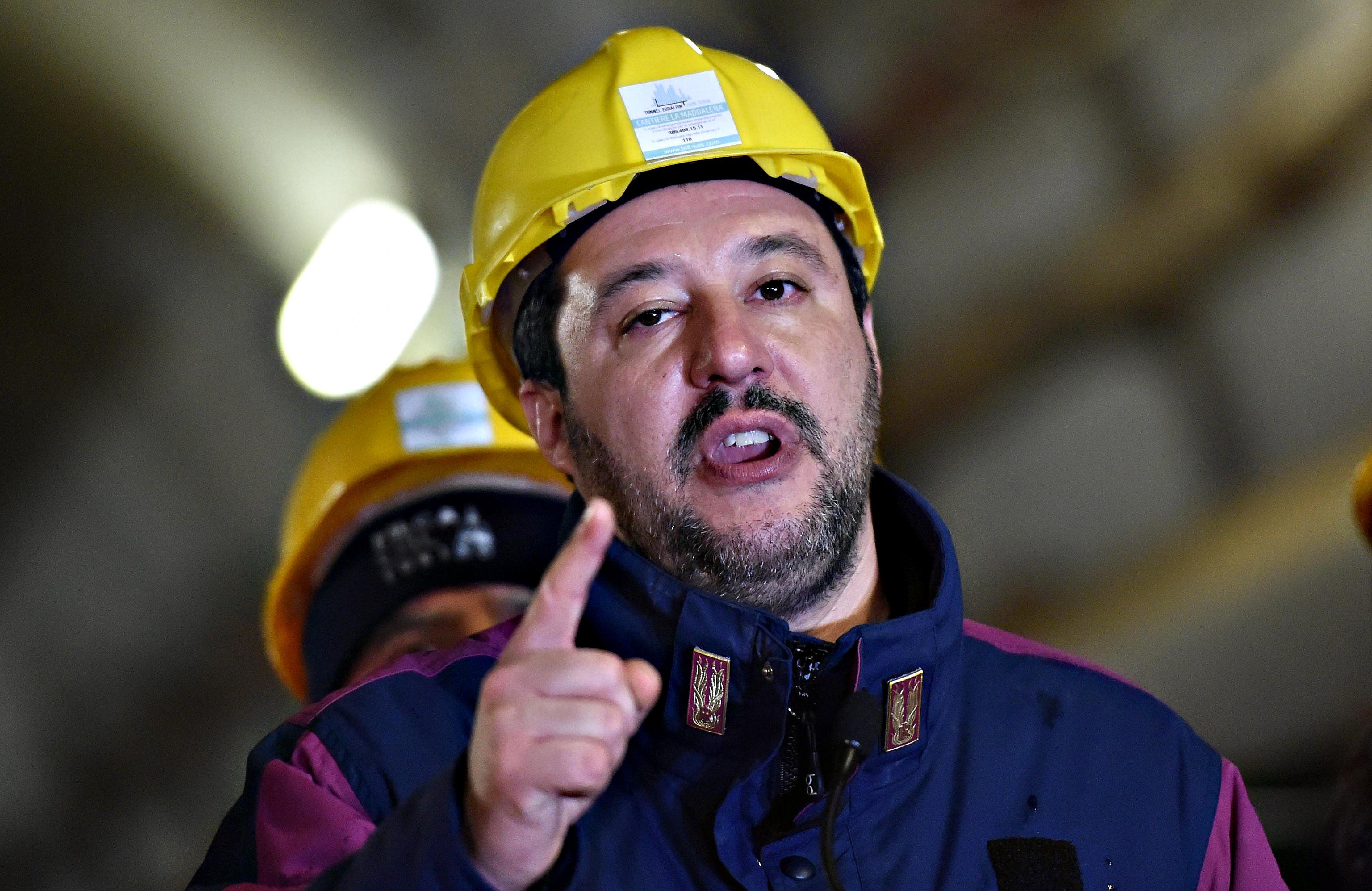 Lega e M5s, lite pure sull’Italia in tilt. Salvini: «Inaccettabili i no sulla Tav»