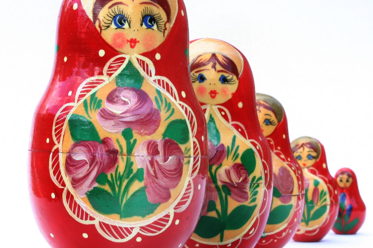 Chi nega le radici sogna l’uomo matrioska