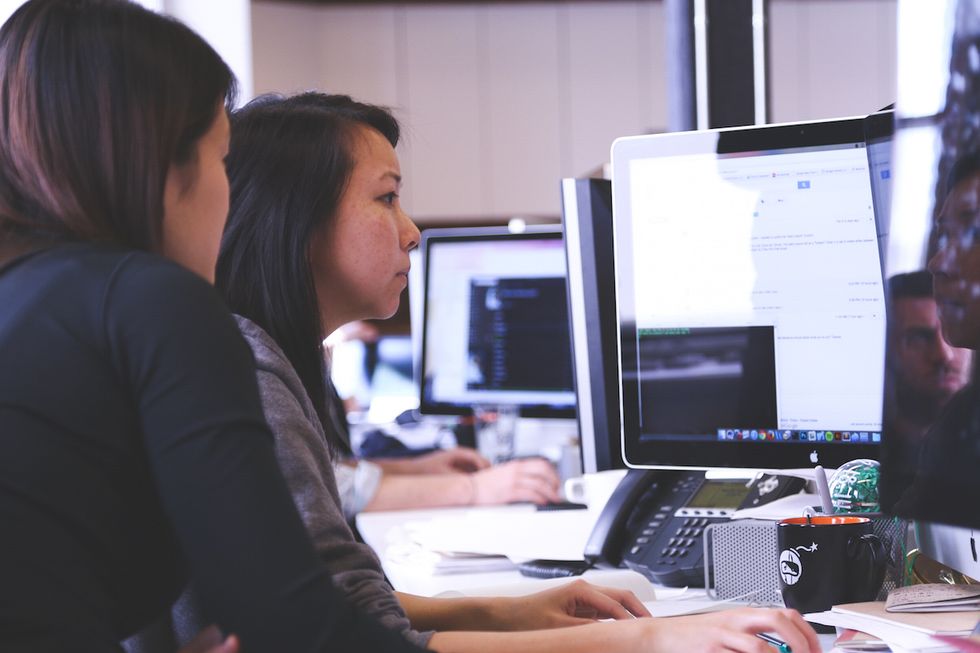 Sexist, Creepy Emails Reveal Apple's Toxic Work Culture