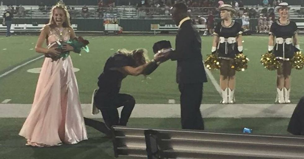 High School Quarterback Gives Homecoming Crown To Friend With Cerebral Palsy