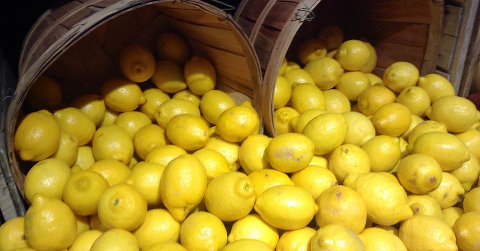 A Simple Photo Of Lemons Is Going Viral To Educate Women On Breast Cancer Symptoms