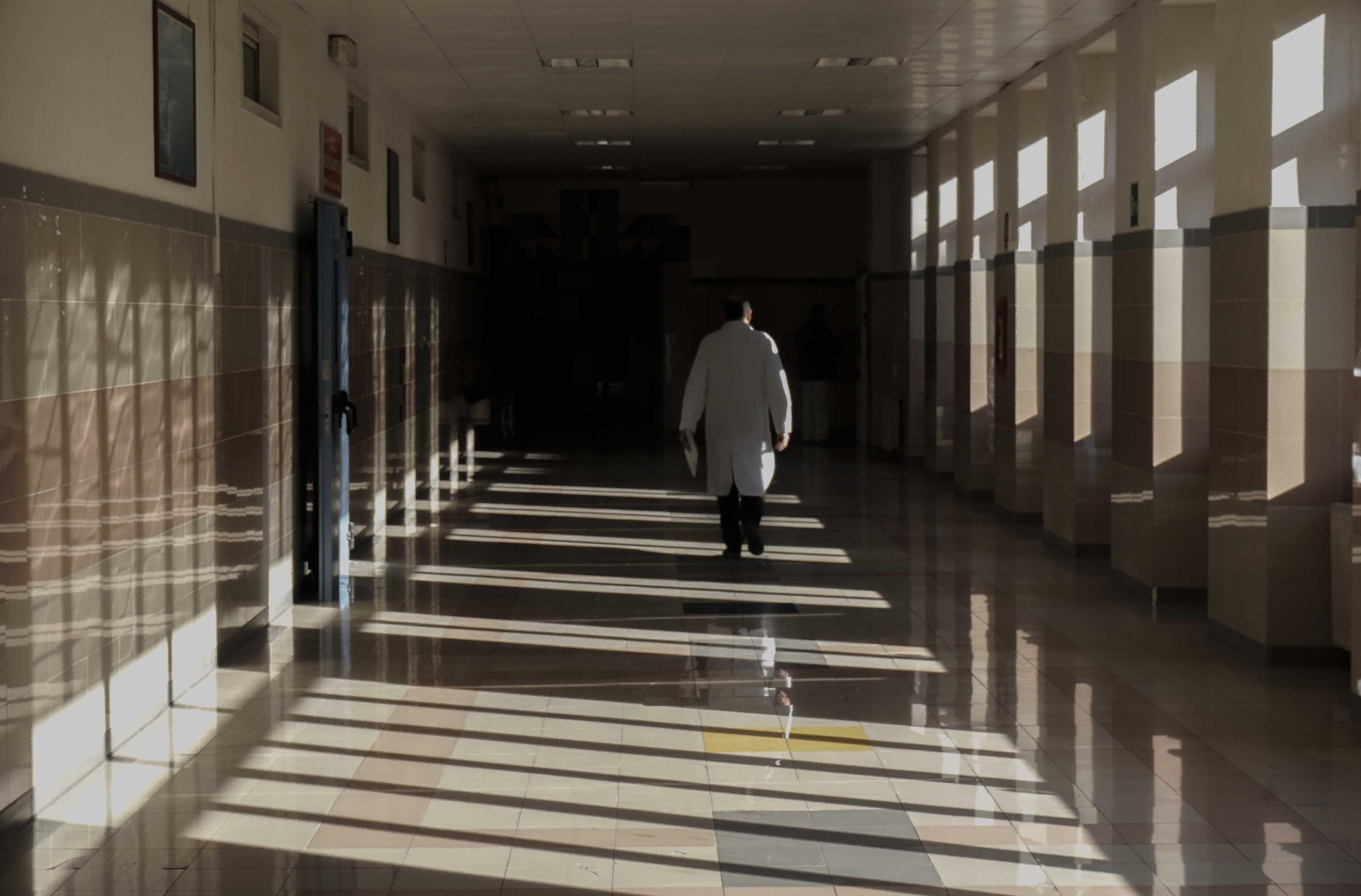 La grande diaspora dei camici bianchi. Partono per l’estero in 1.000 ogni anno