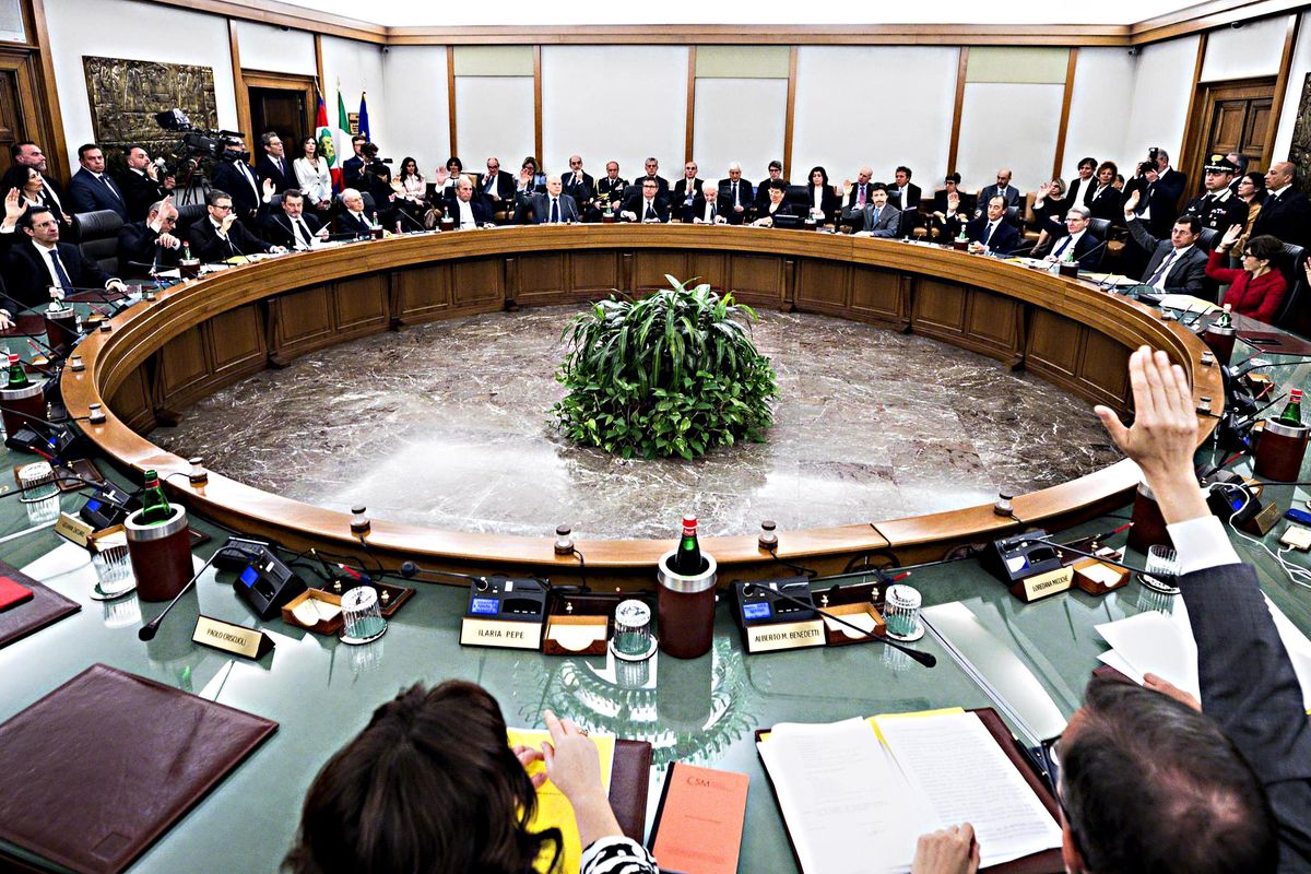 Le toghe rosse rifiutano il sorteggio per tenere in scacco la politica